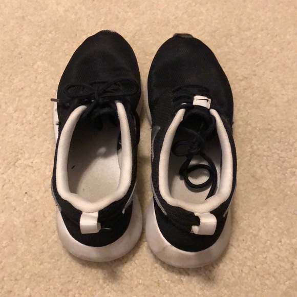 Nike Roches - Picture 4 of 6